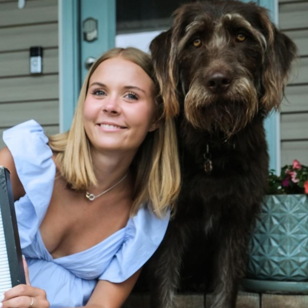 Meet your Posher, Ainsley